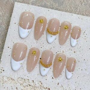 Press-on nails gold star French
